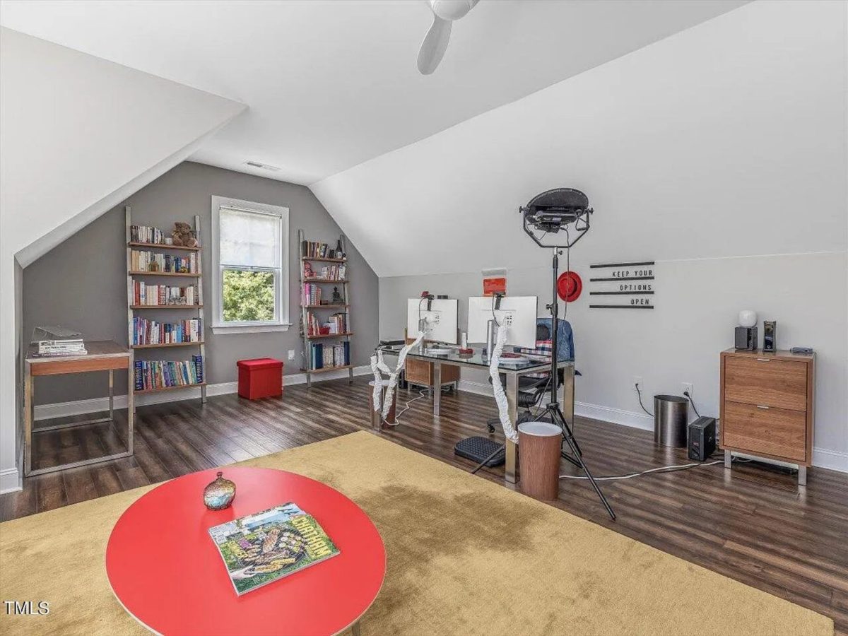 Traditional Craftsman house Plan with 4 Bedrooms and CAD Designs