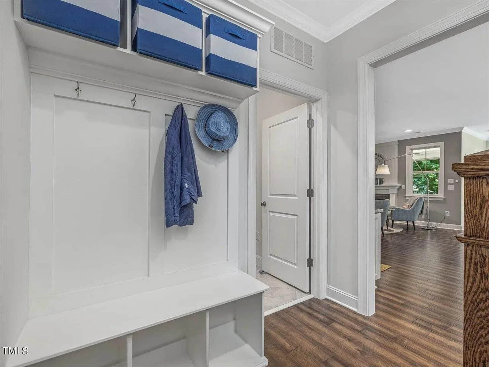 Traditional Craftsman house Plan with 4 Bedrooms and CAD Designs