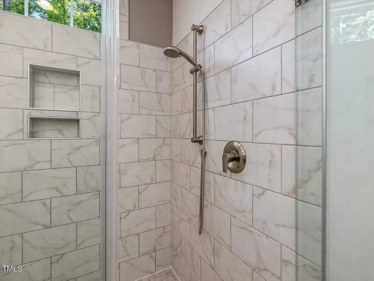 Traditional Craftsman house Plan with 4 Bedrooms and CAD Designs