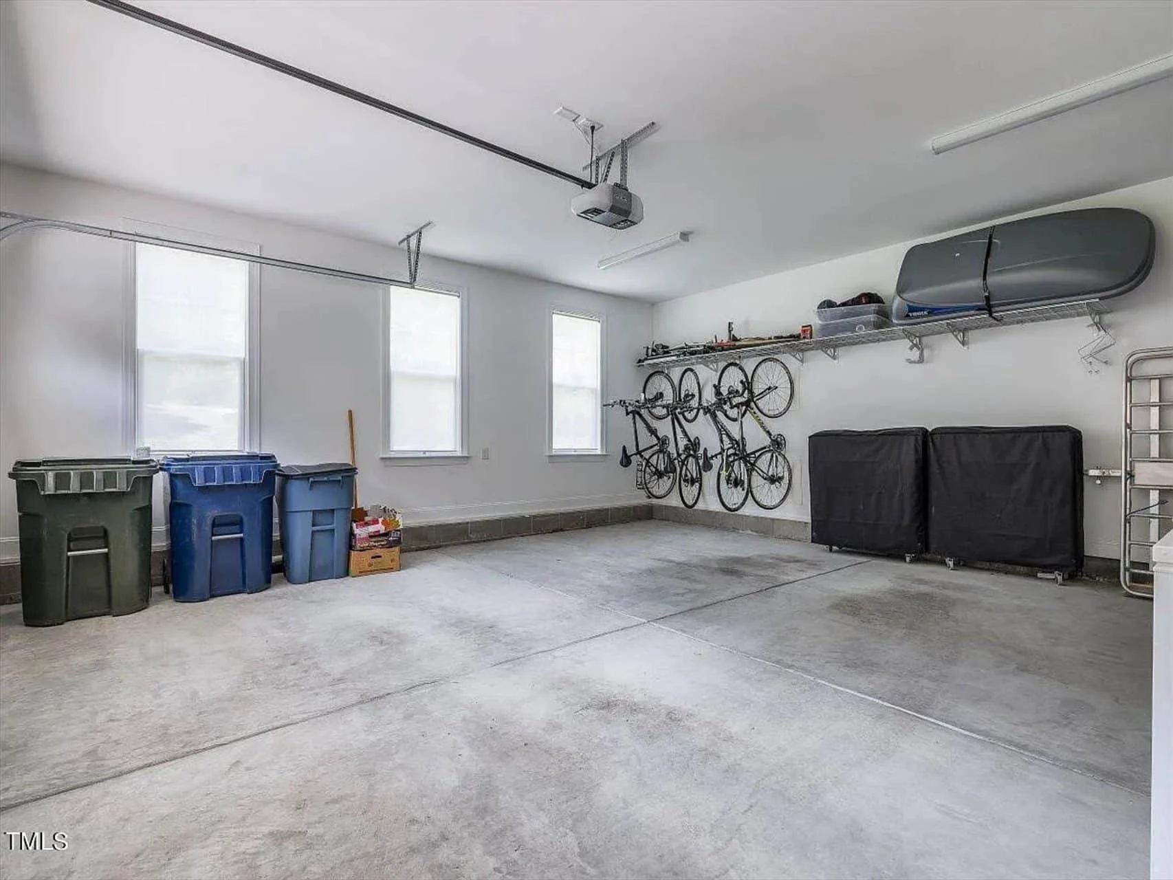 Traditional Craftsman house Plan with 4 Bedrooms and CAD Designs