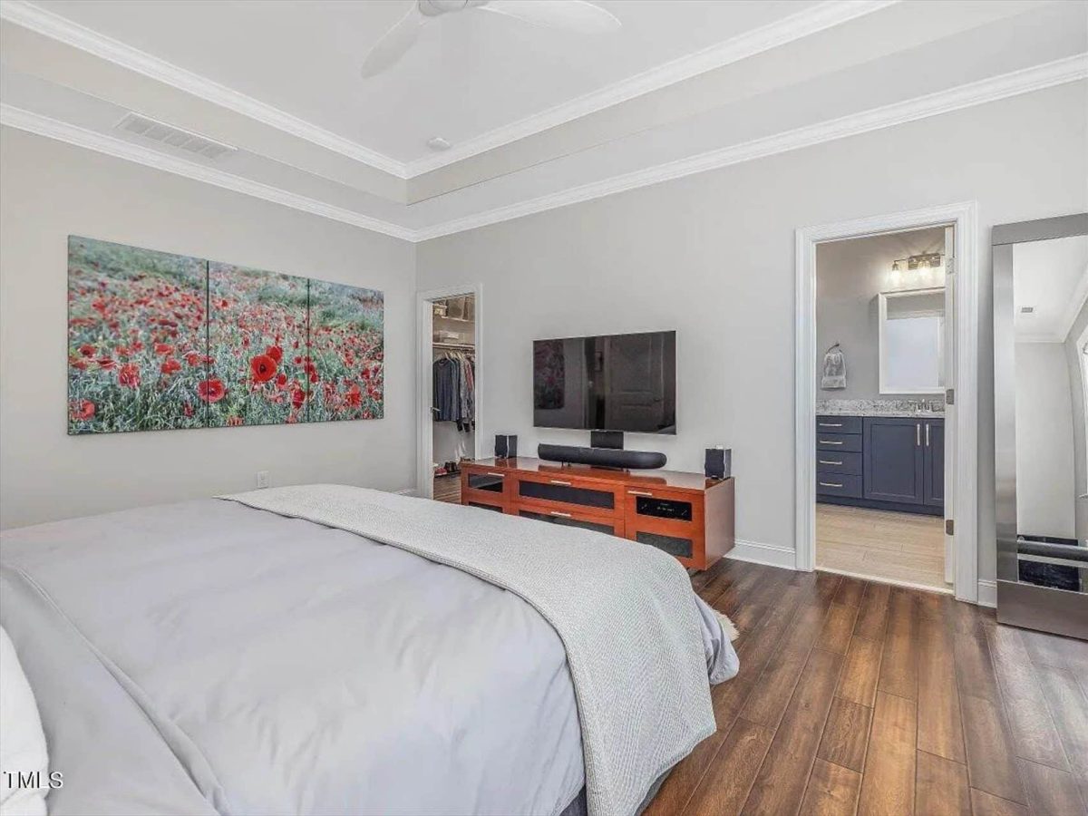 Traditional Craftsman house Plan with 4 Bedrooms and CAD Designs