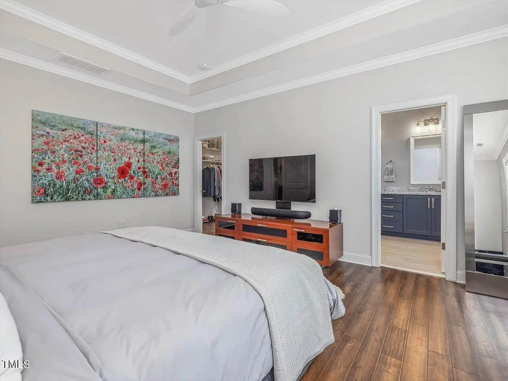 Traditional Craftsman house Plan with 4 Bedrooms and CAD Designs