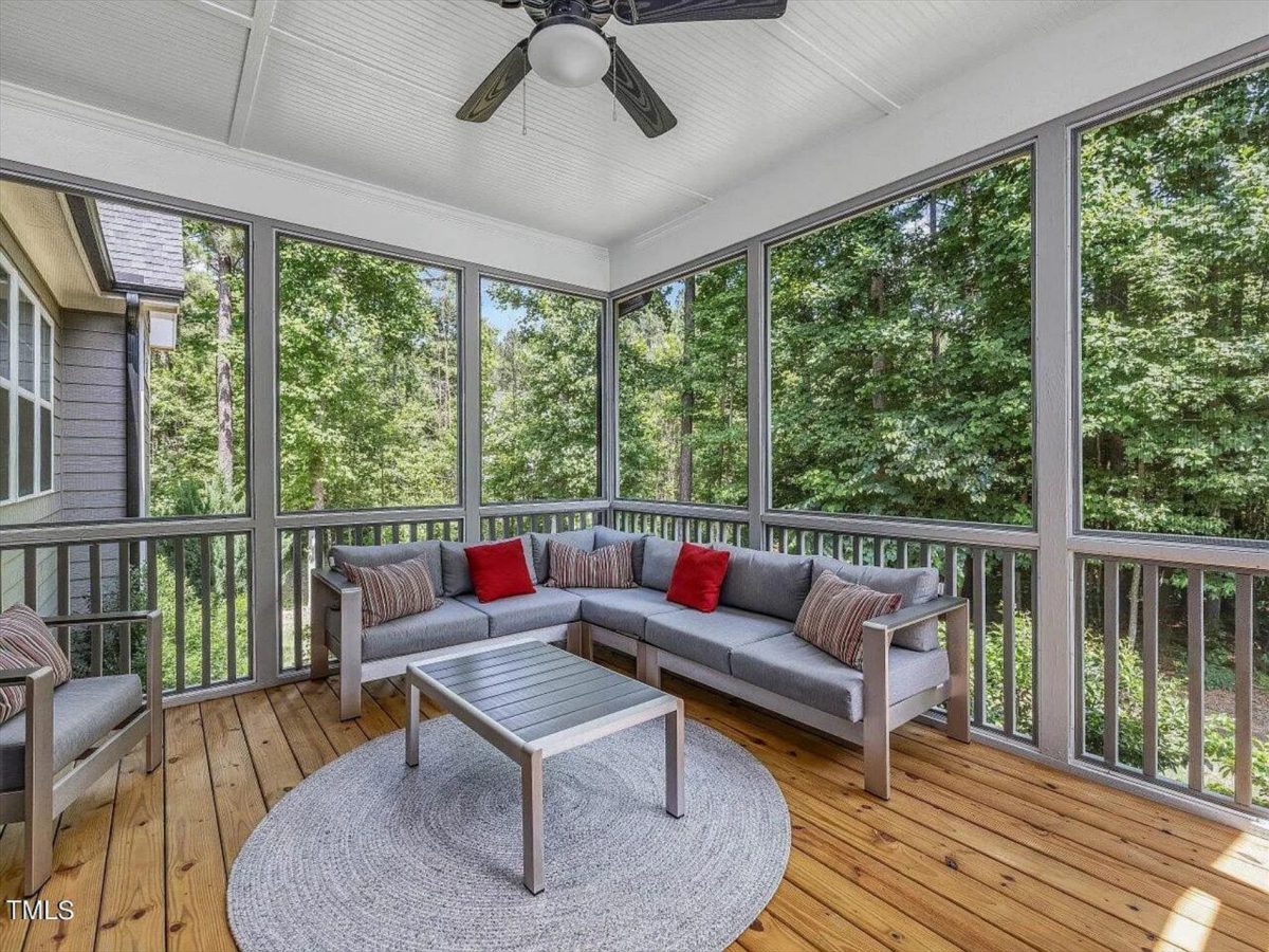 Traditional Craftsman house Plan with 4 Bedrooms and CAD Designs