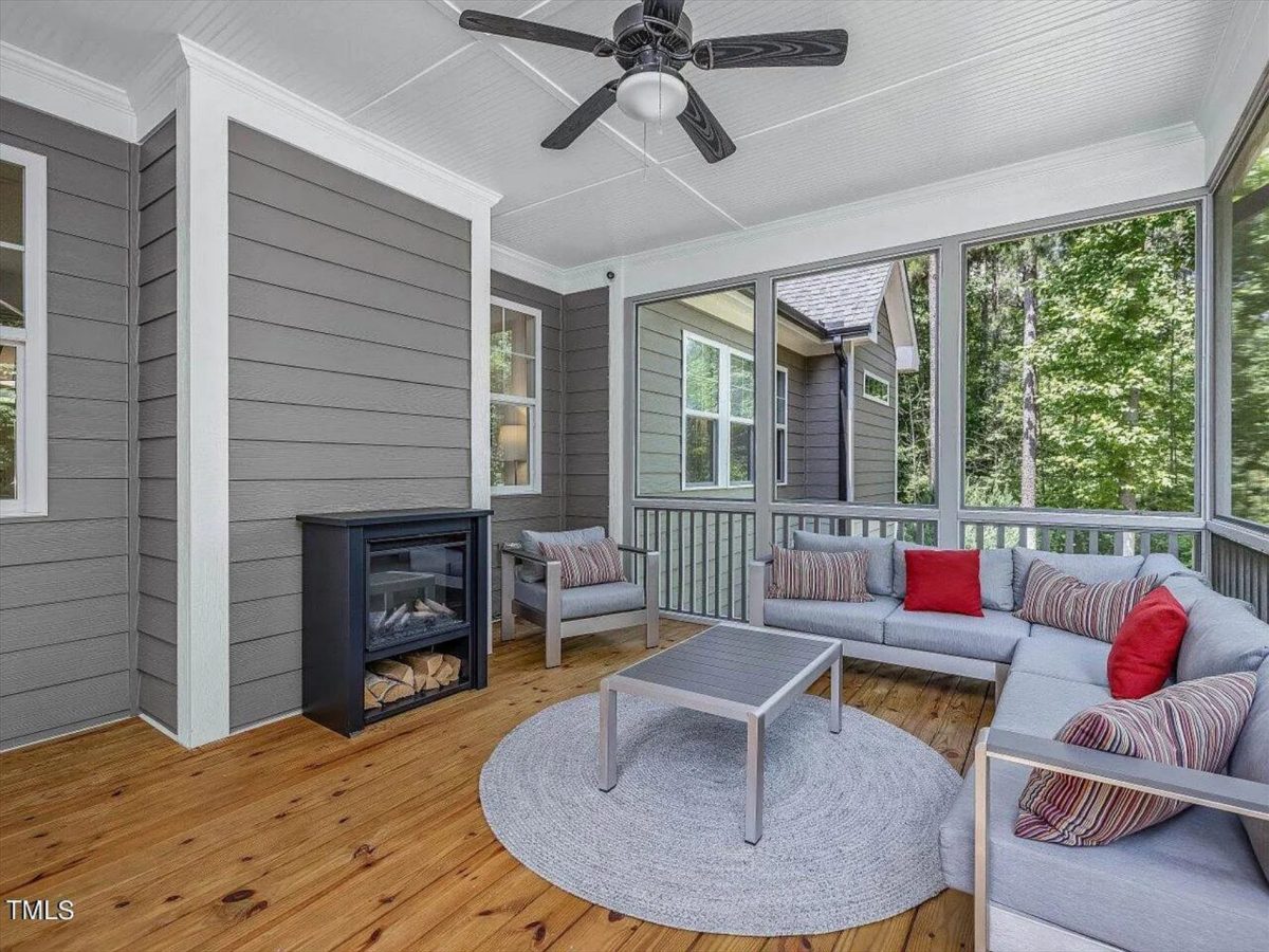 Traditional Craftsman house Plan with 4 Bedrooms and CAD Designs