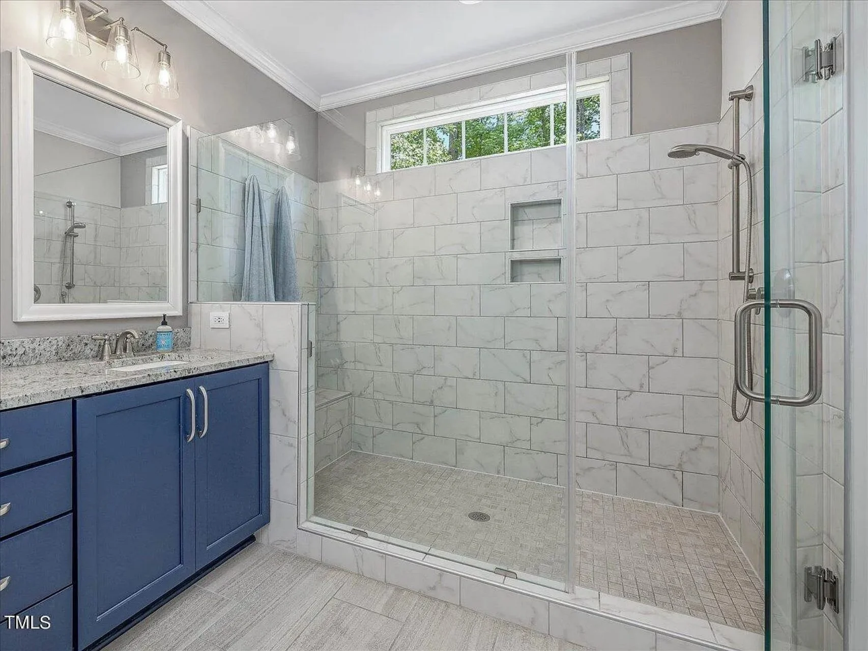 Traditional Craftsman house Plan with 4 Bedrooms and CAD Designs