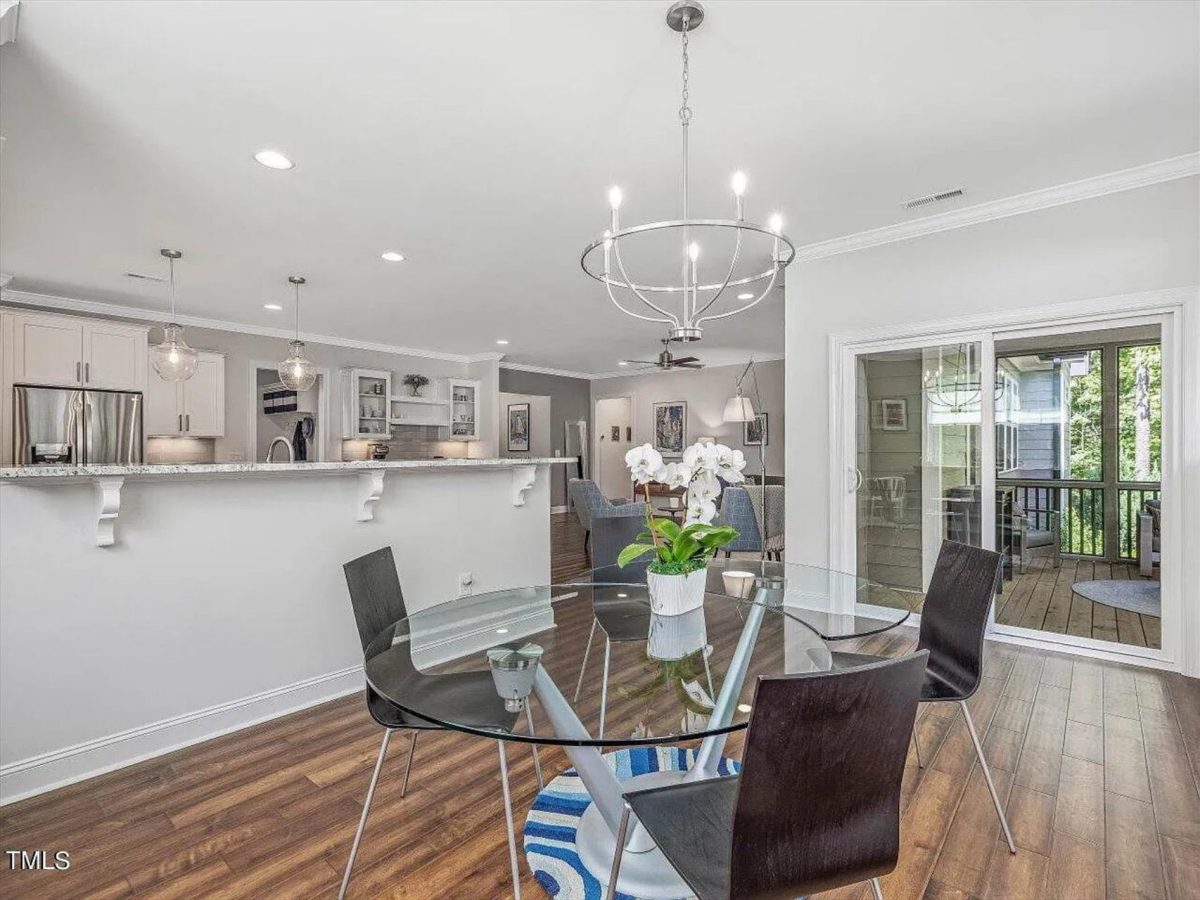 Traditional Craftsman house Plan with 4 Bedrooms and CAD Designs