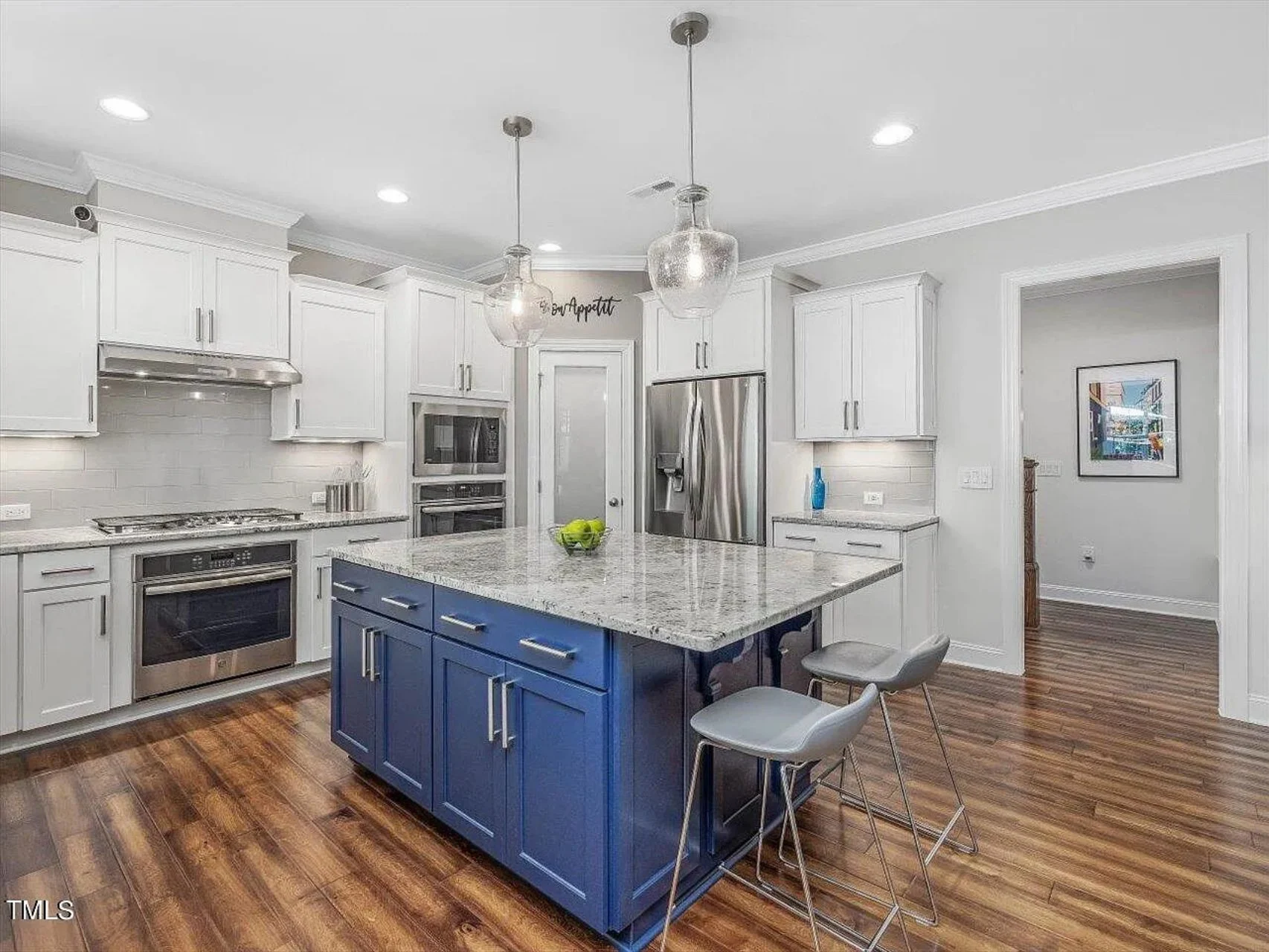 Traditional Craftsman house Plan with 4 Bedrooms and CAD Designs