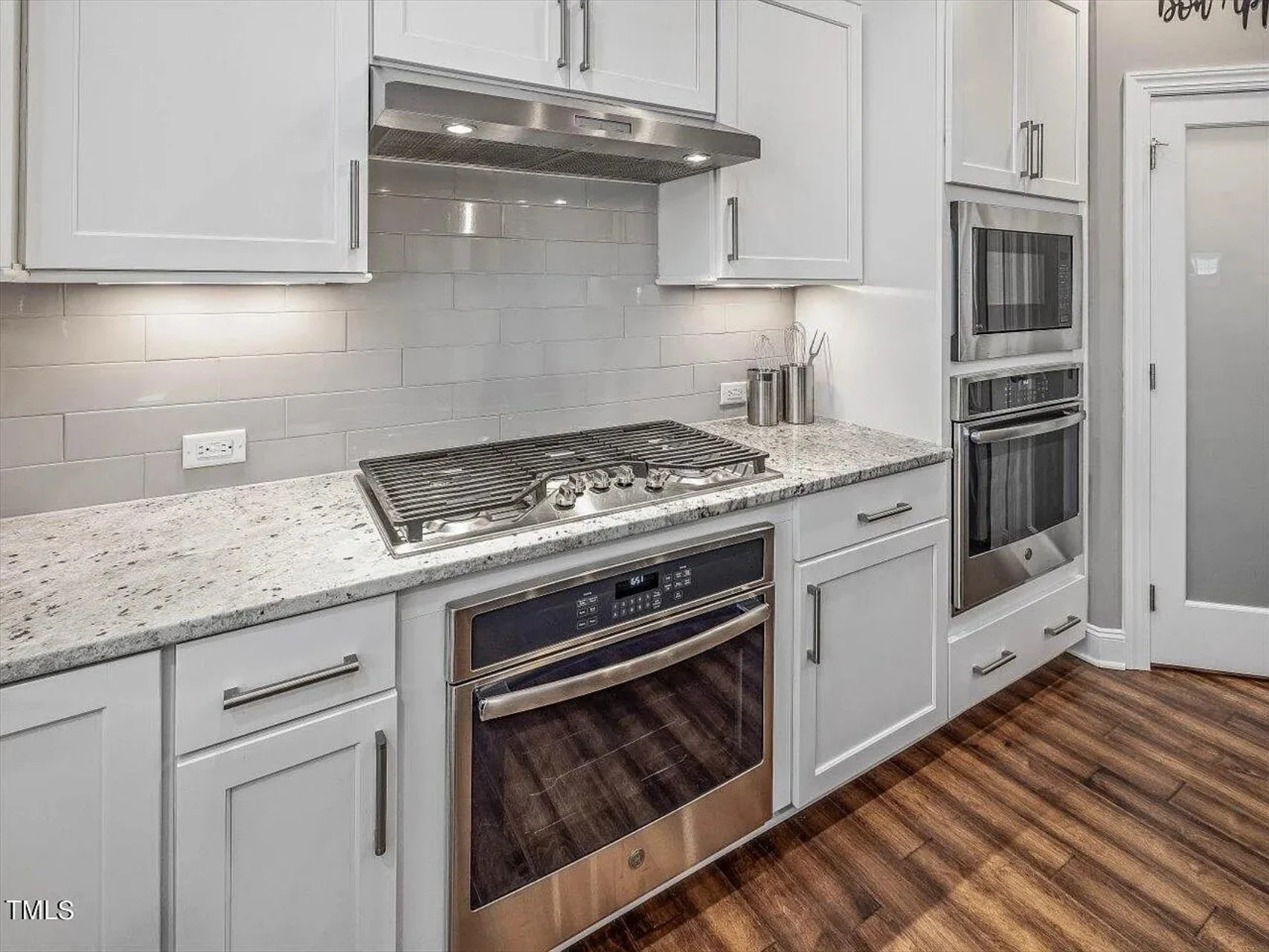 Traditional Craftsman house Plan with 4 Bedrooms and CAD Designs