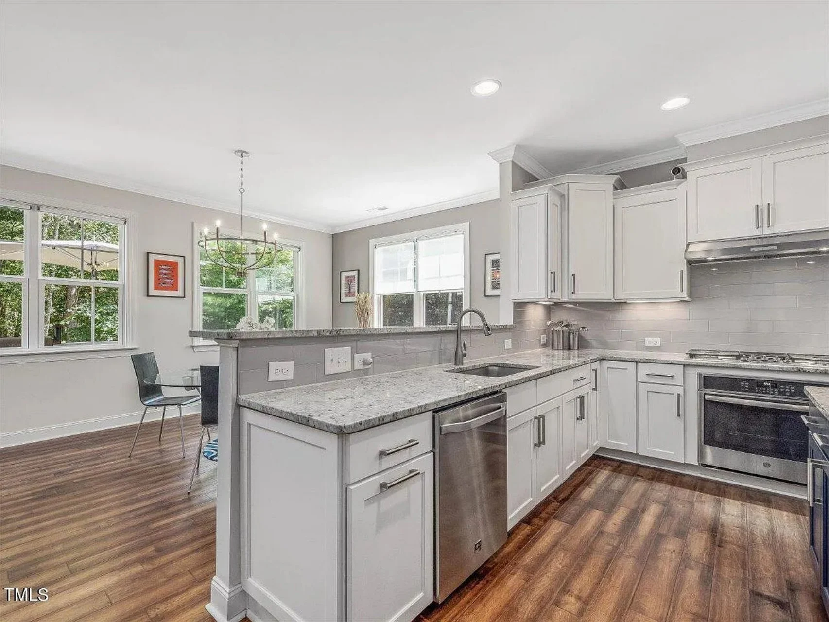 Traditional Craftsman house Plan with 4 Bedrooms and CAD Designs