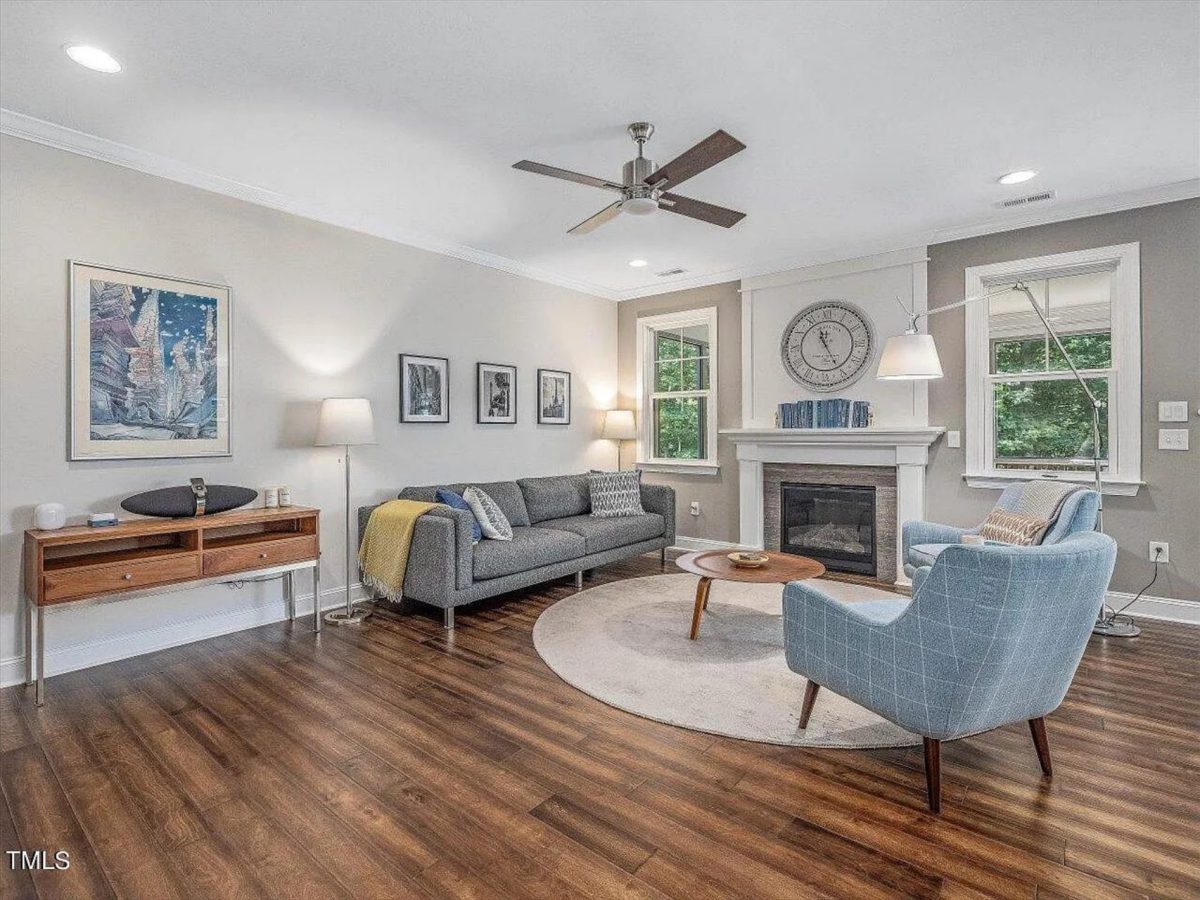 Traditional Craftsman house Plan with 4 Bedrooms and CAD Designs