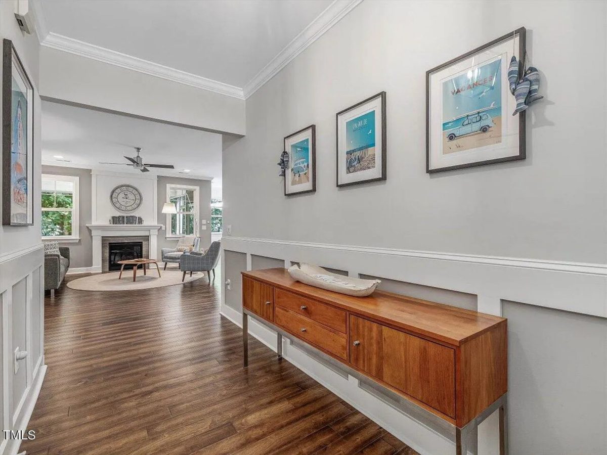 Traditional Craftsman house Plan with 4 Bedrooms and CAD Designs