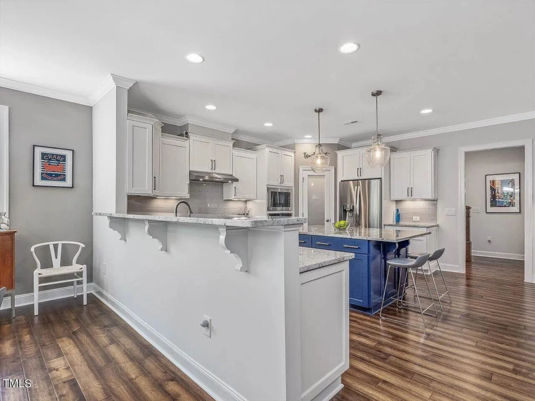 Traditional Craftsman house Plan with 4 Bedrooms and CAD Designs