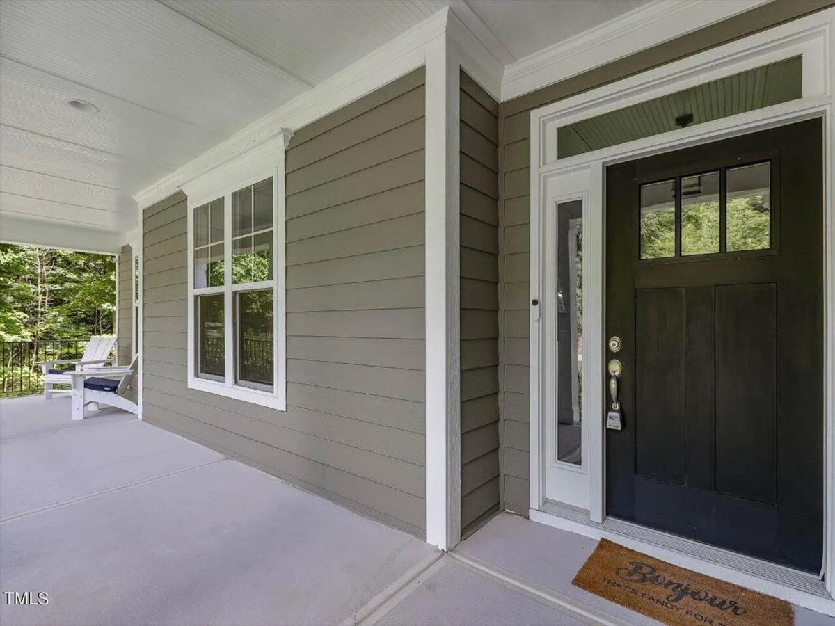 Traditional Craftsman house Plan with 4 Bedrooms and CAD Designs