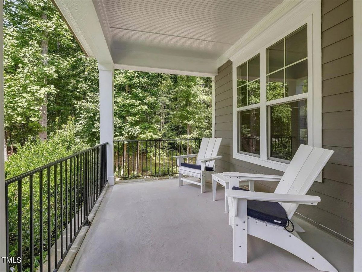 Traditional Craftsman house Plan with 4 Bedrooms and CAD Designs