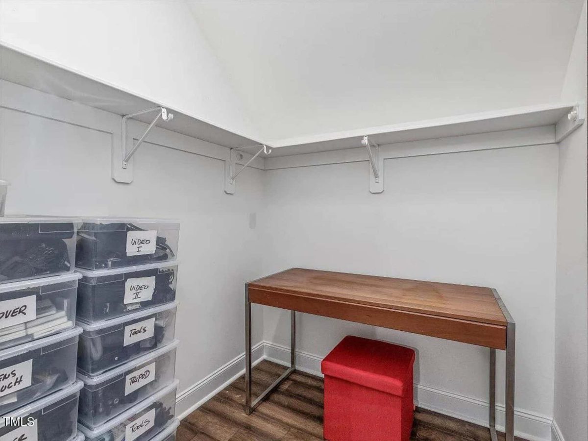 Traditional Craftsman house Plan with 4 Bedrooms and CAD Designs