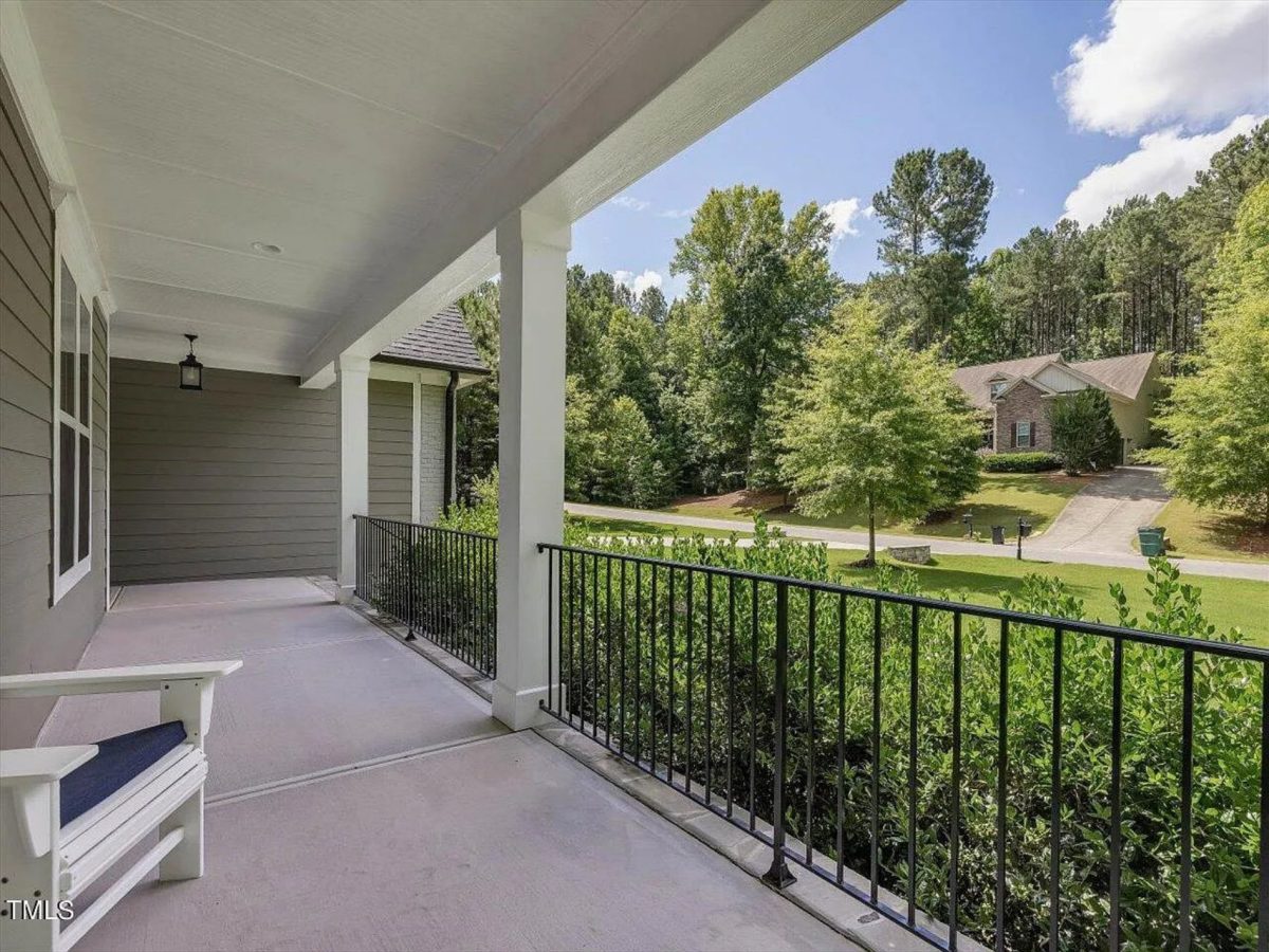 Traditional Craftsman house Plan with 4 Bedrooms and CAD Designs