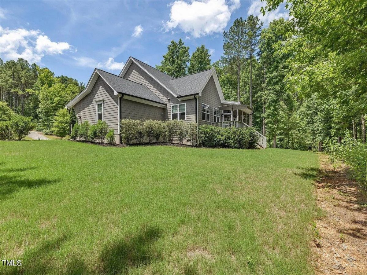 Traditional Craftsman house Plan with 4 Bedrooms and CAD Designs