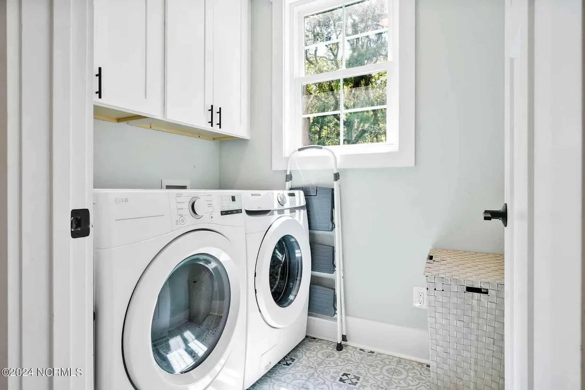 Coastal Craftsman house Plan with Open Floor Designs and CAD Blueprints