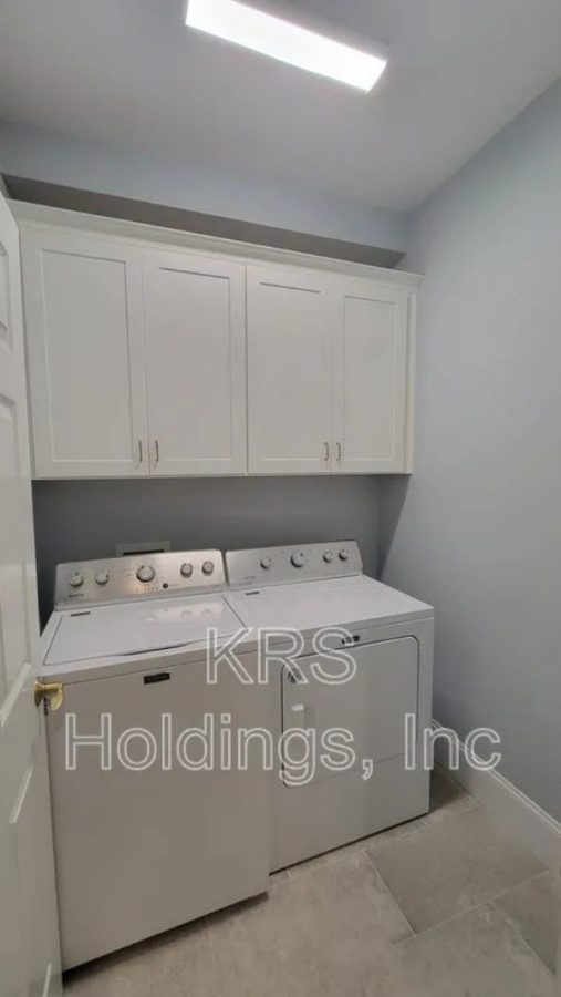 Architectural house Plan with 5 Bedrooms and 2 Floors