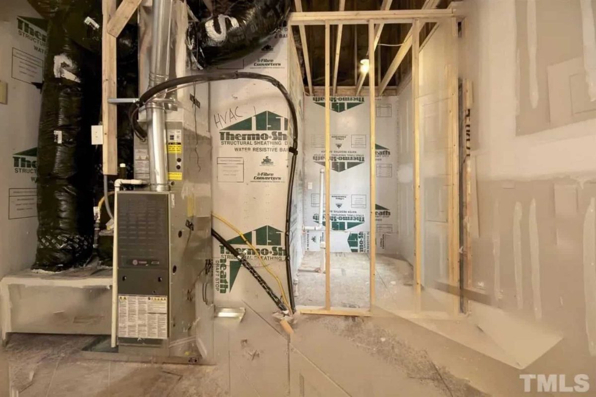 Spacious Traditional Craftsman house Plan with Detailed Blueprint