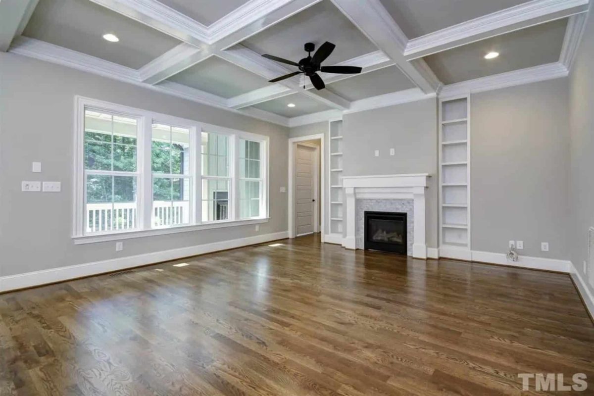 Spacious Traditional Craftsman house Plan with Detailed Blueprint