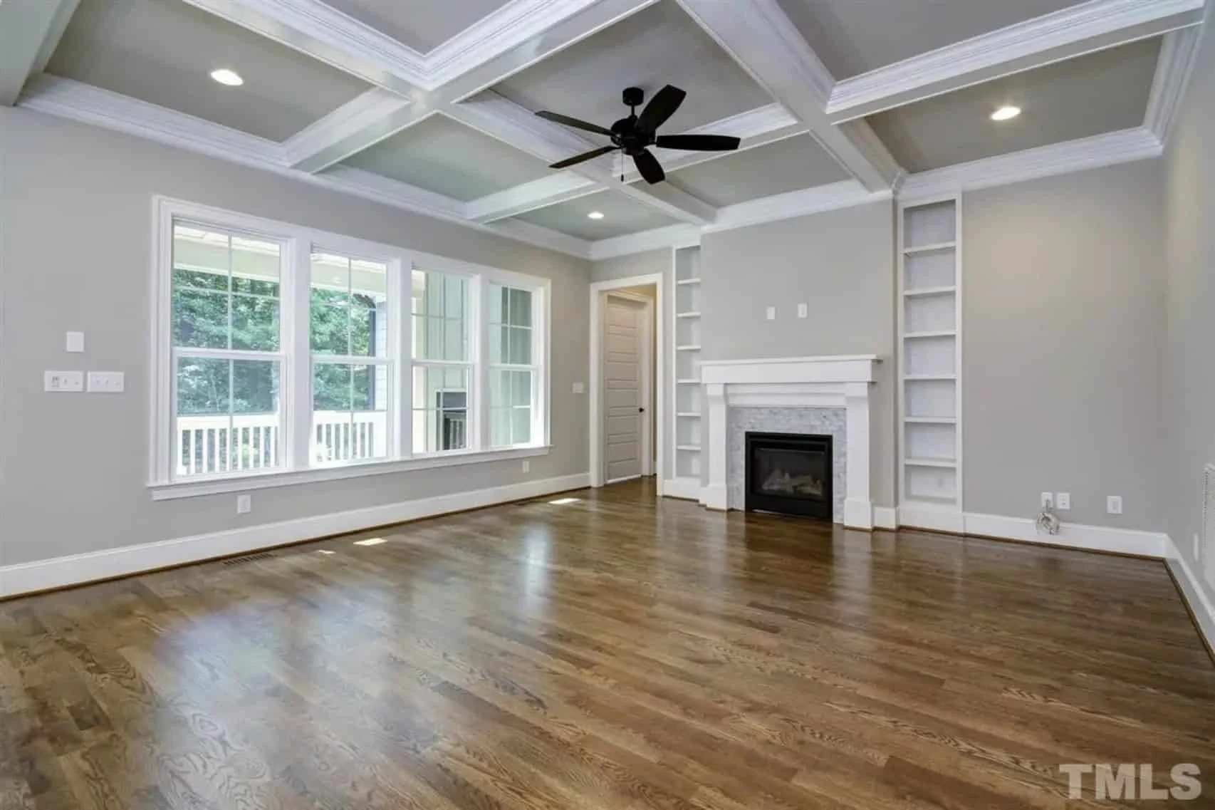 Spacious Traditional Craftsman house Plan with Detailed Blueprint
