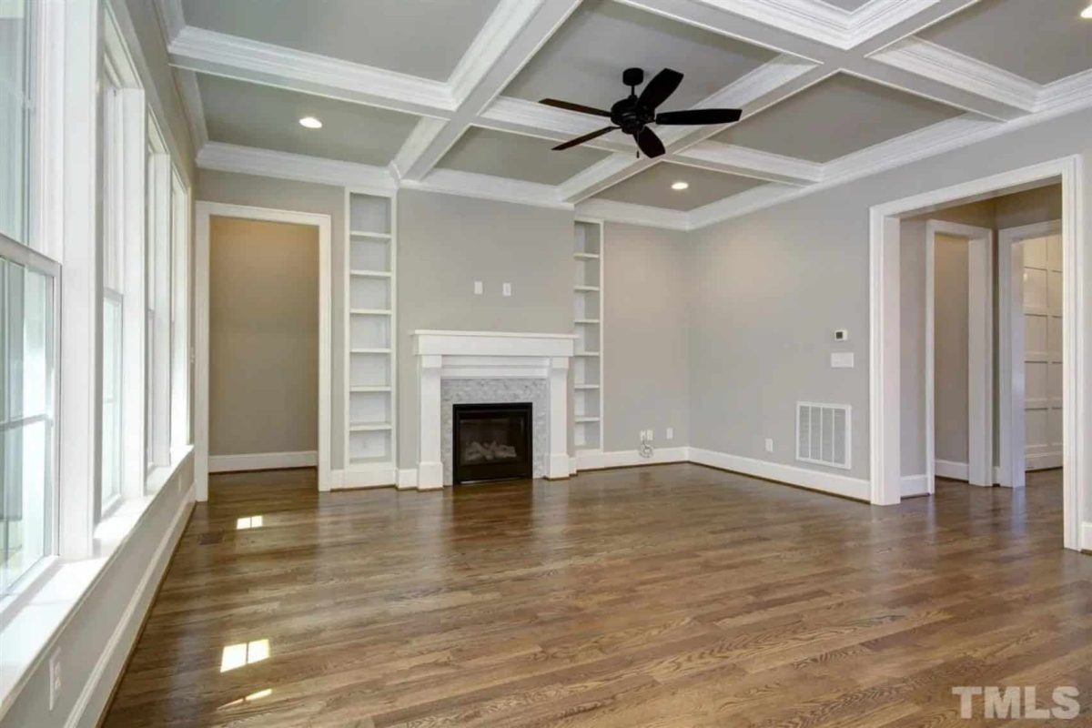 Spacious Traditional Craftsman house Plan with Detailed Blueprint