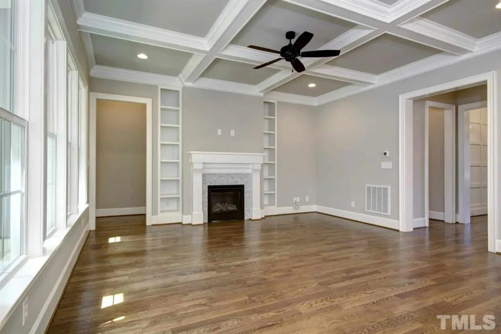 Spacious Traditional Craftsman house Plan with Detailed Blueprint