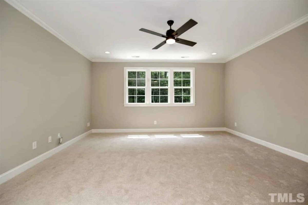 Spacious Traditional Craftsman house Plan with Detailed Blueprint