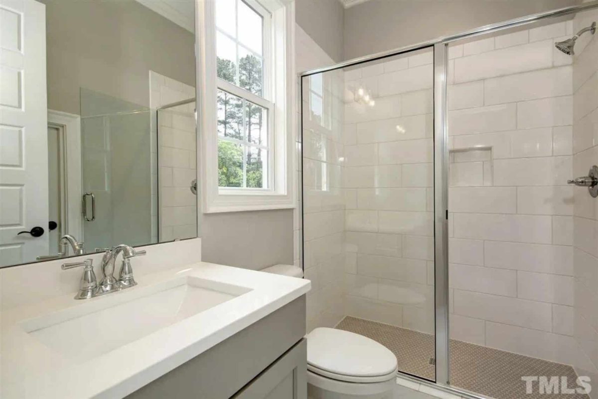 Spacious Traditional Craftsman house Plan with Detailed Blueprint