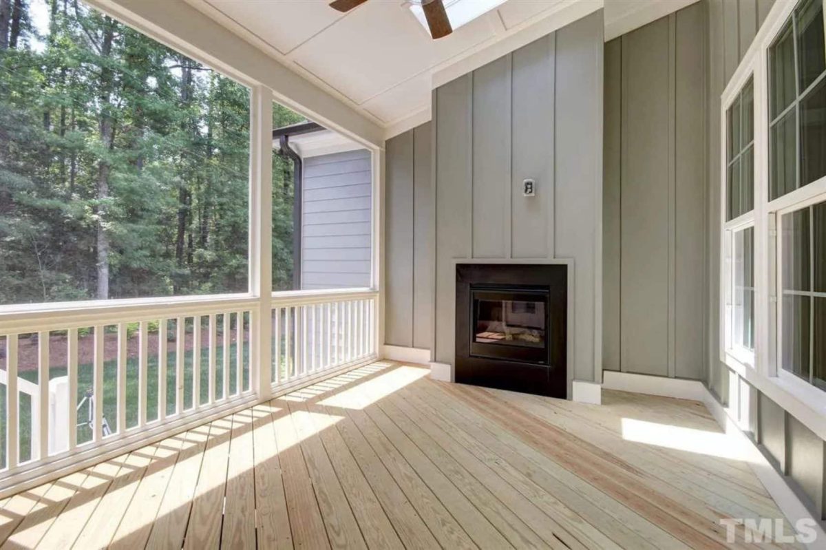 Spacious Traditional Craftsman house Plan with Detailed Blueprint