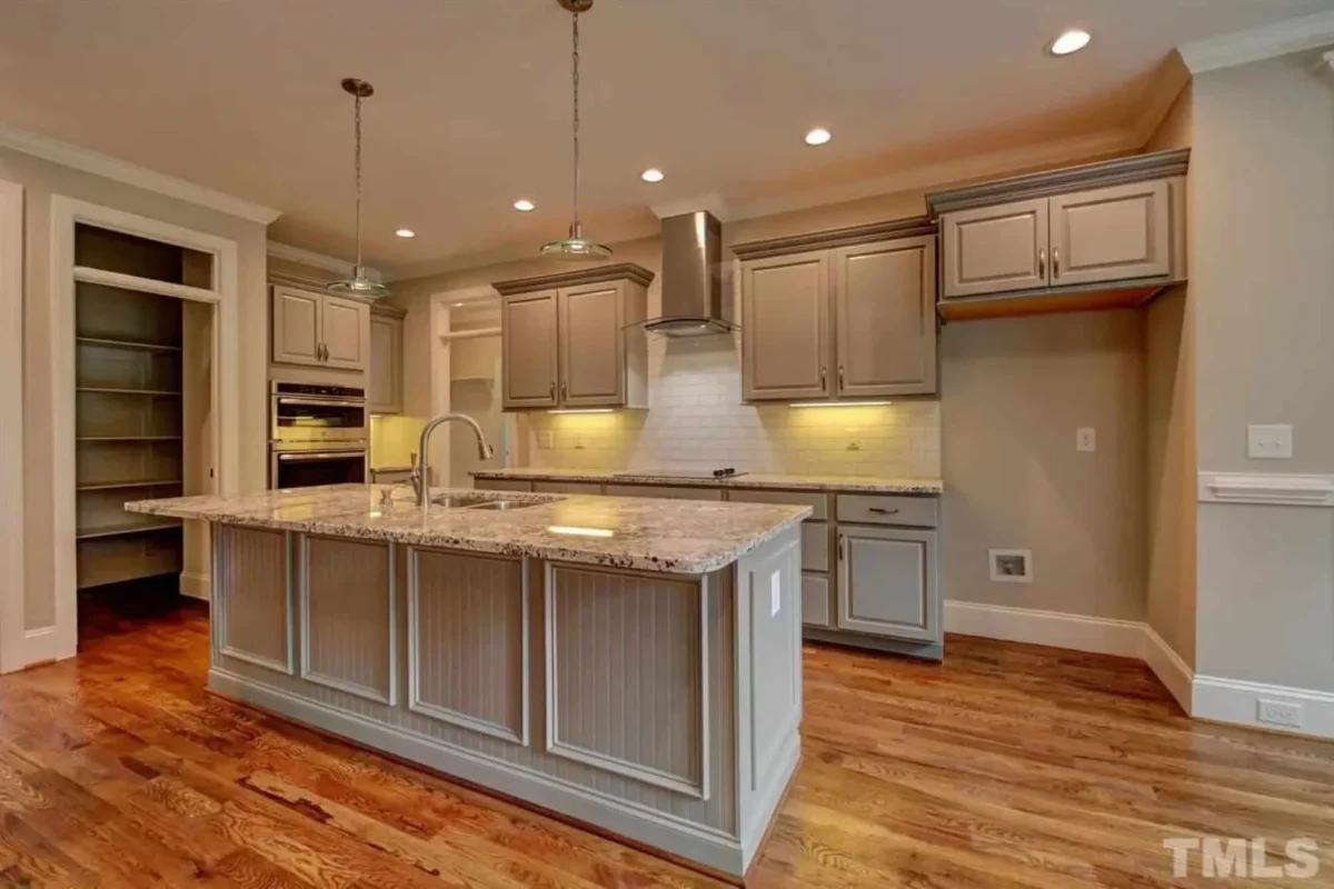 Traditional Craftsman house Plan with Spacious Floor Designs