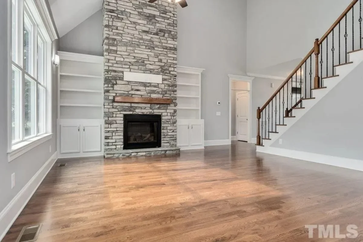 Traditional Craftsman house Plan with Spacious Floor Designs