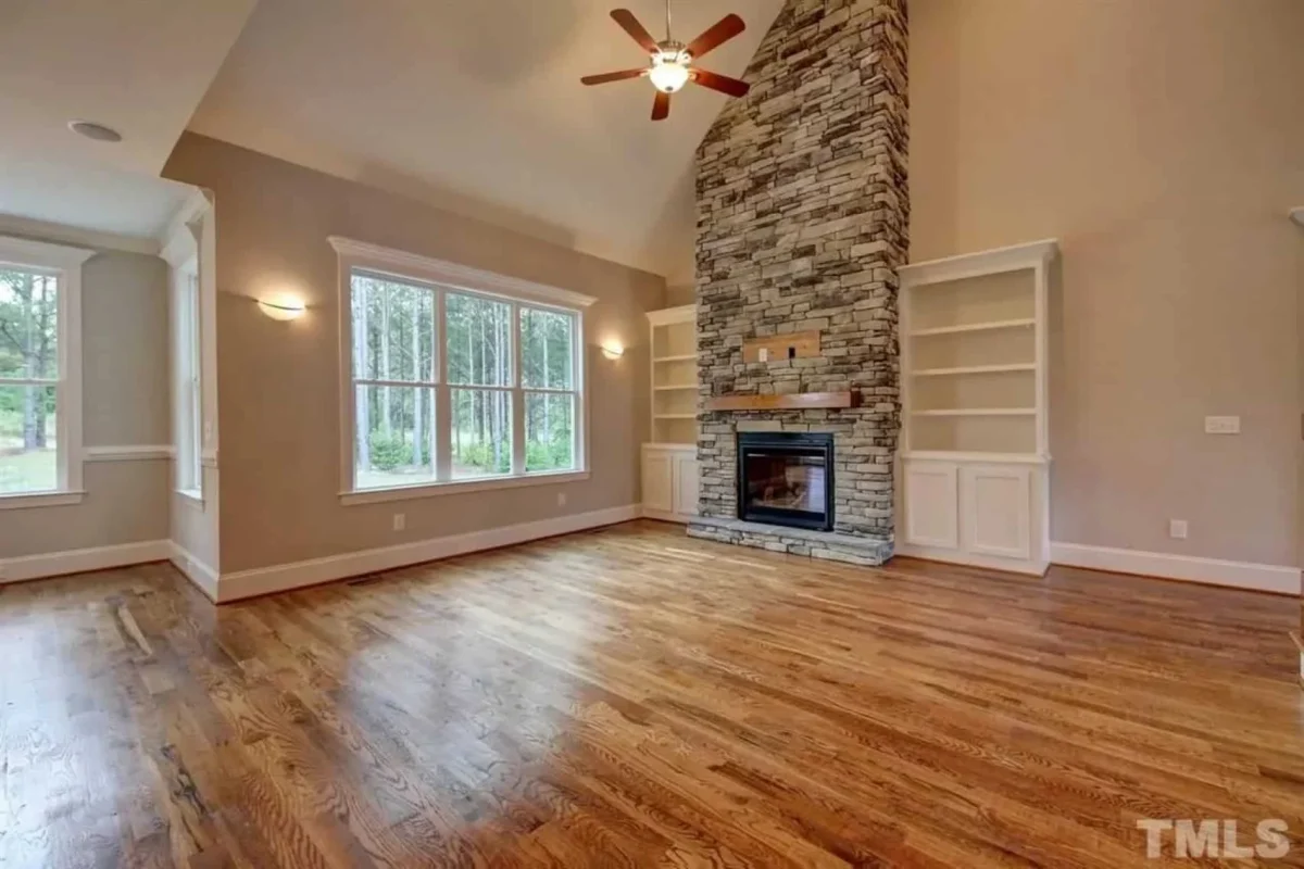 Traditional Craftsman house Plan with Spacious Floor Designs