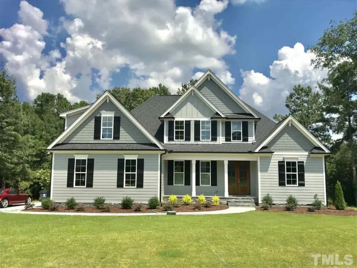 Traditional Craftsman house Plan with Spacious Floor Designs