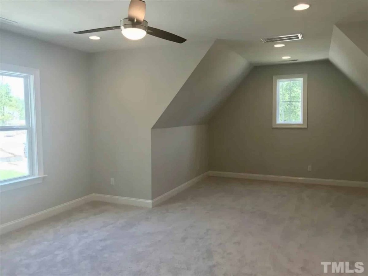 Charming house Plan with Spacious Layout and Modern Designs