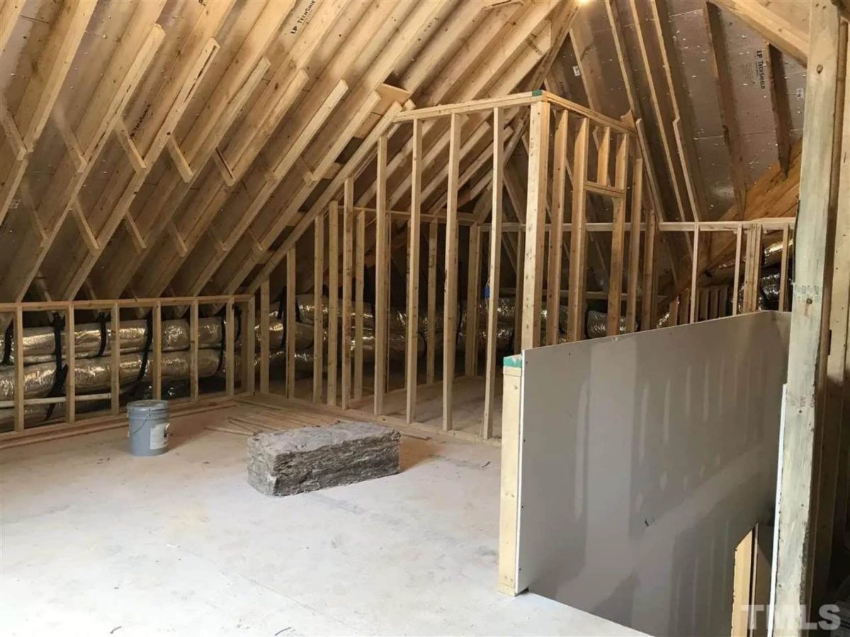 Charming house Plan with Spacious Layout and Modern Designs