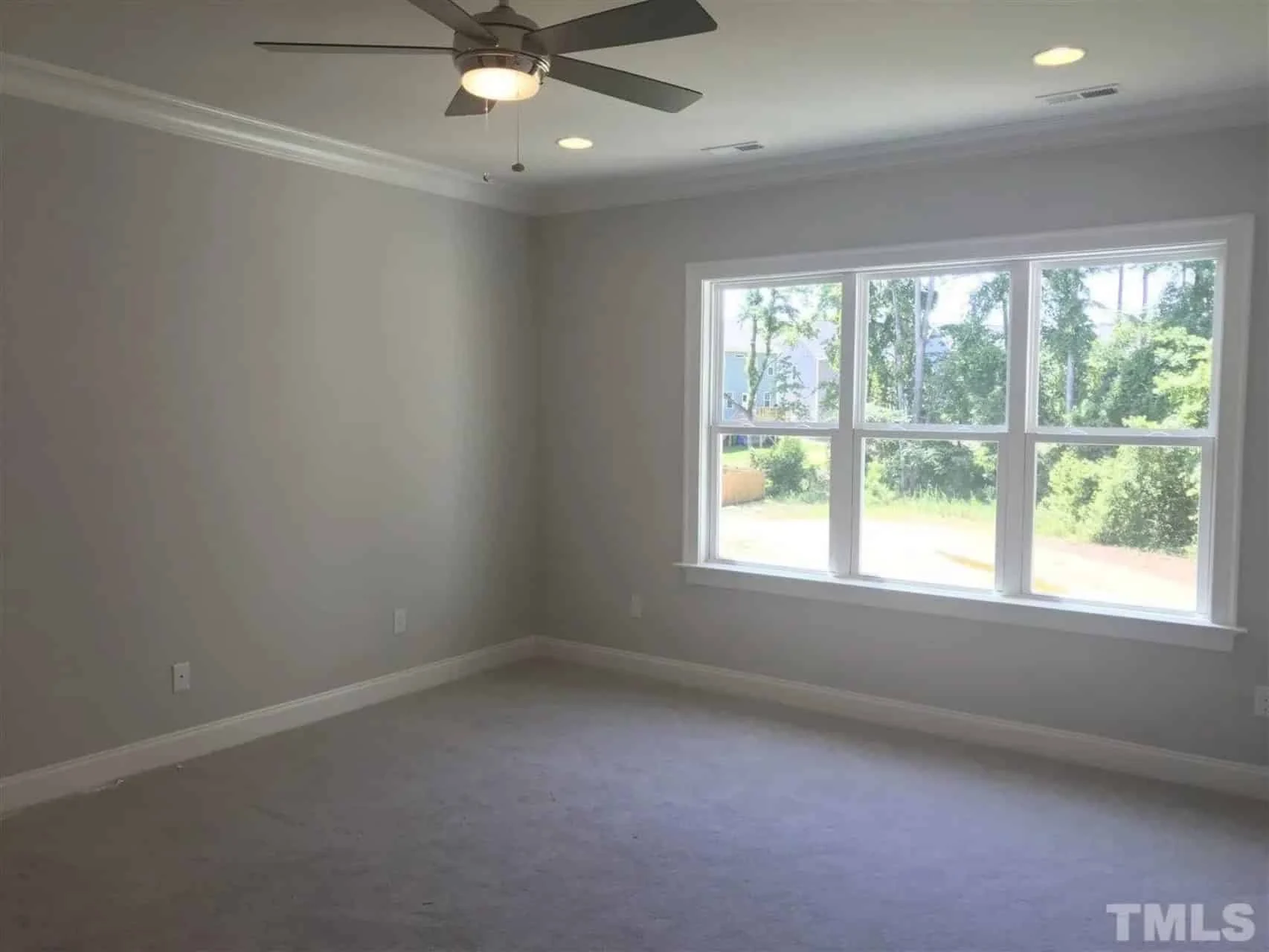 Charming house Plan with Spacious Layout and Modern Designs