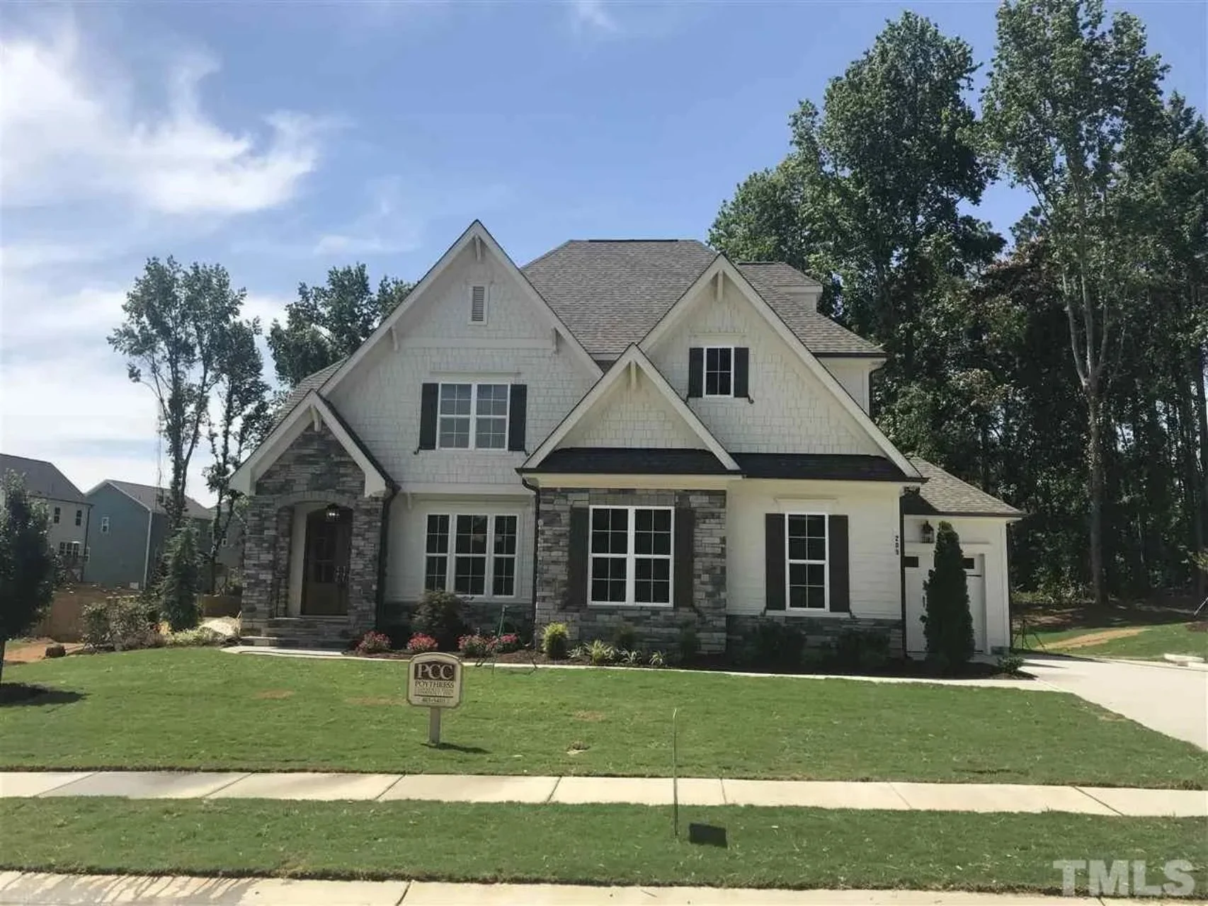 Charming house Plan with Spacious Layout and Modern Designs