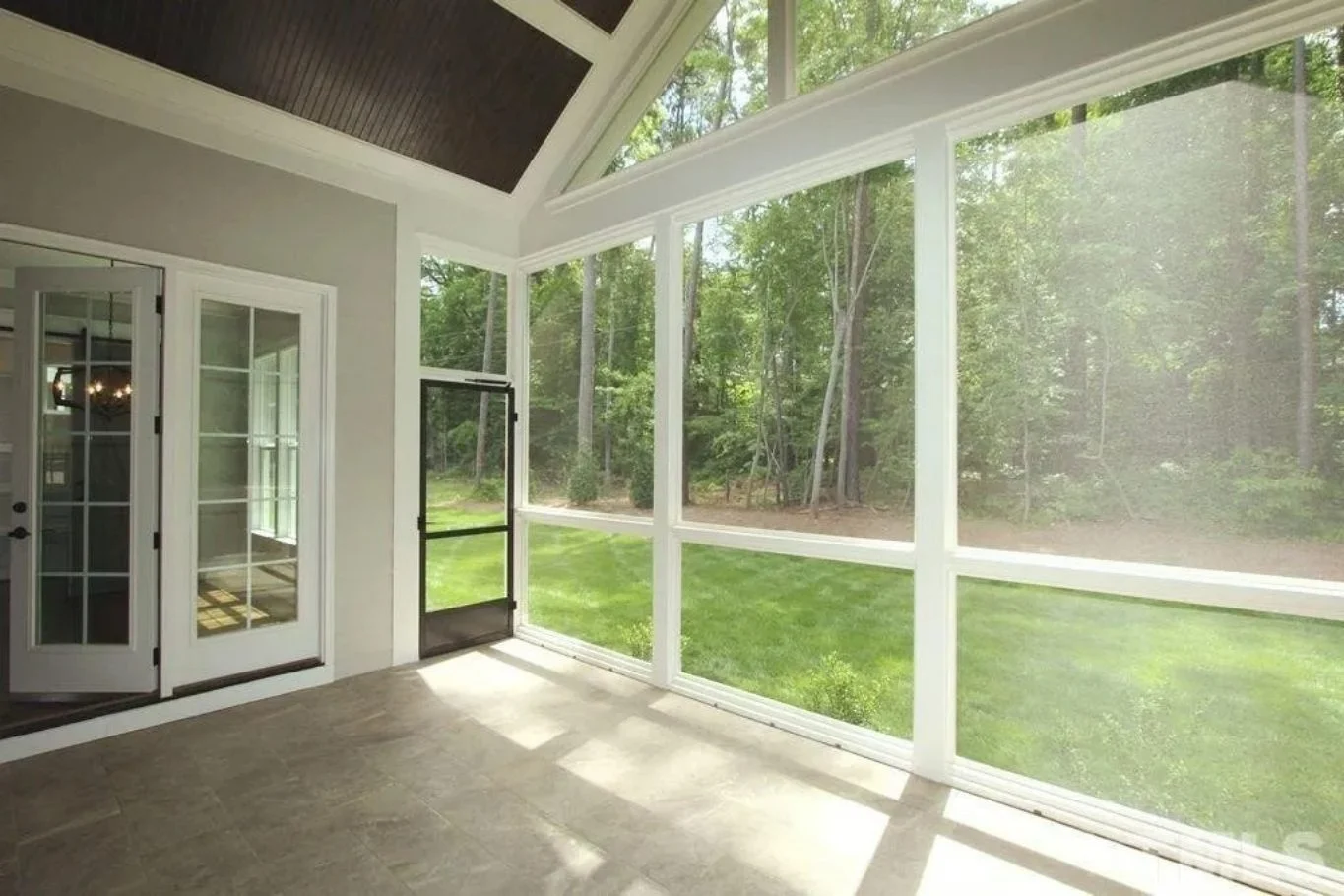 Modern house Floor Plan with 4 Bedrooms, CAD Designs & Features