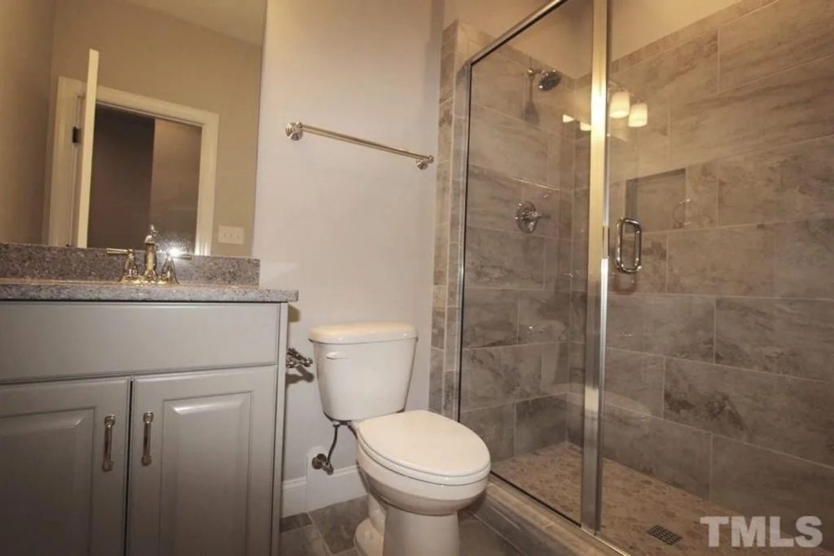 Modern house Floor Plan with 4 Bedrooms, CAD Designs & Features