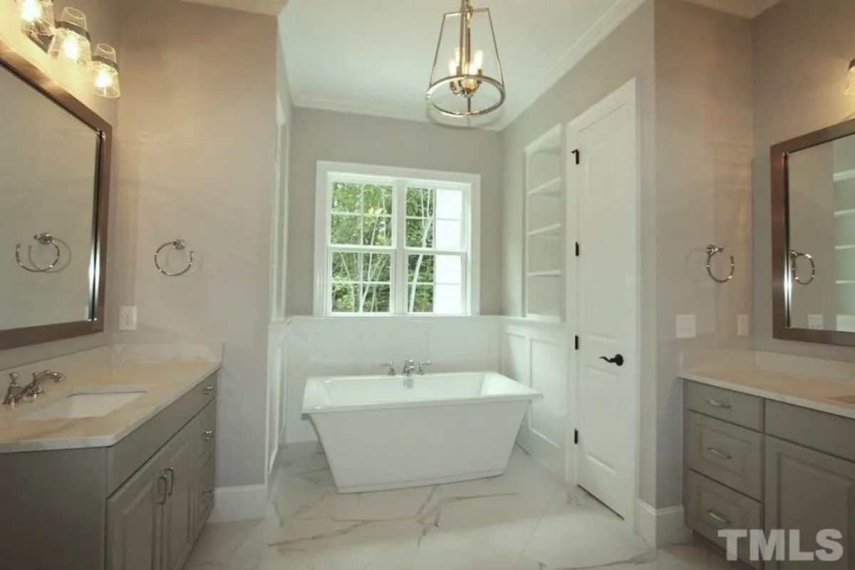 Modern house Floor Plan with 4 Bedrooms, CAD Designs & Features