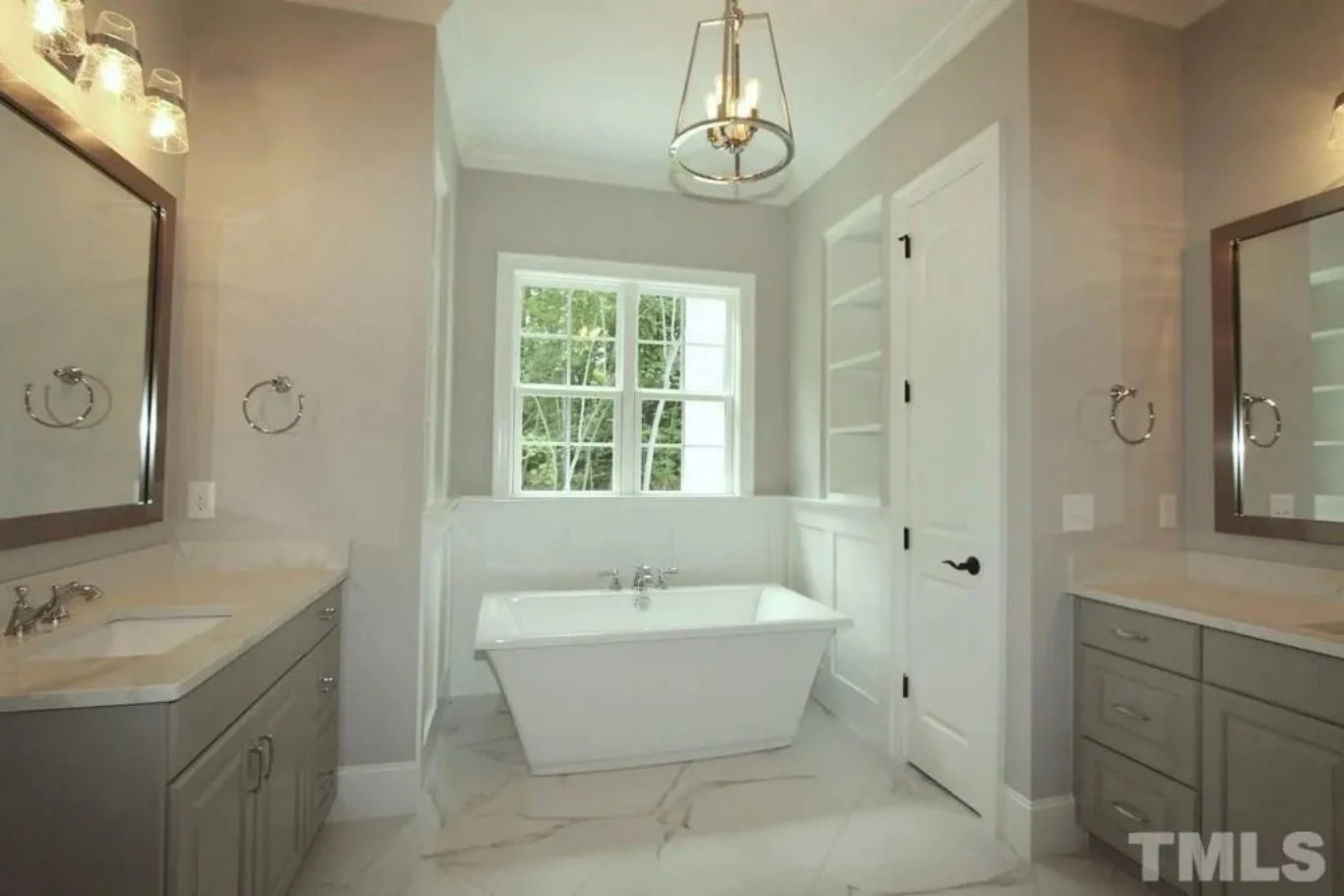 Modern house Floor Plan with 4 Bedrooms, CAD Designs & Features