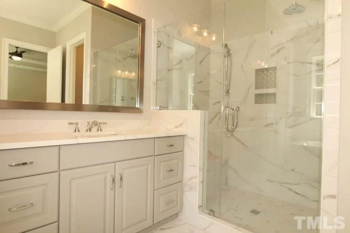 Modern house Floor Plan with 4 Bedrooms, CAD Designs & Features