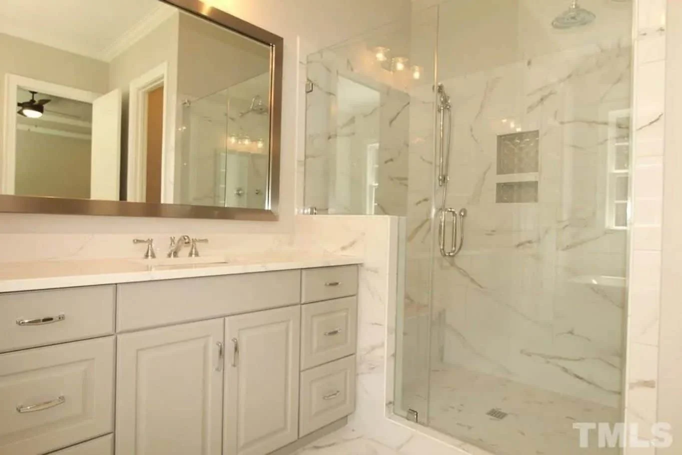 Modern house Floor Plan with 4 Bedrooms, CAD Designs & Features