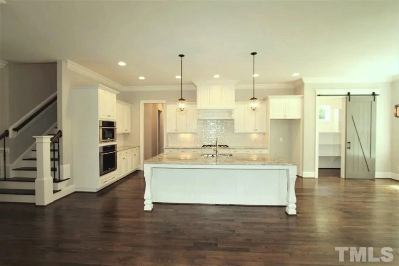 Modern house Floor Plan with 4 Bedrooms, CAD Designs & Features