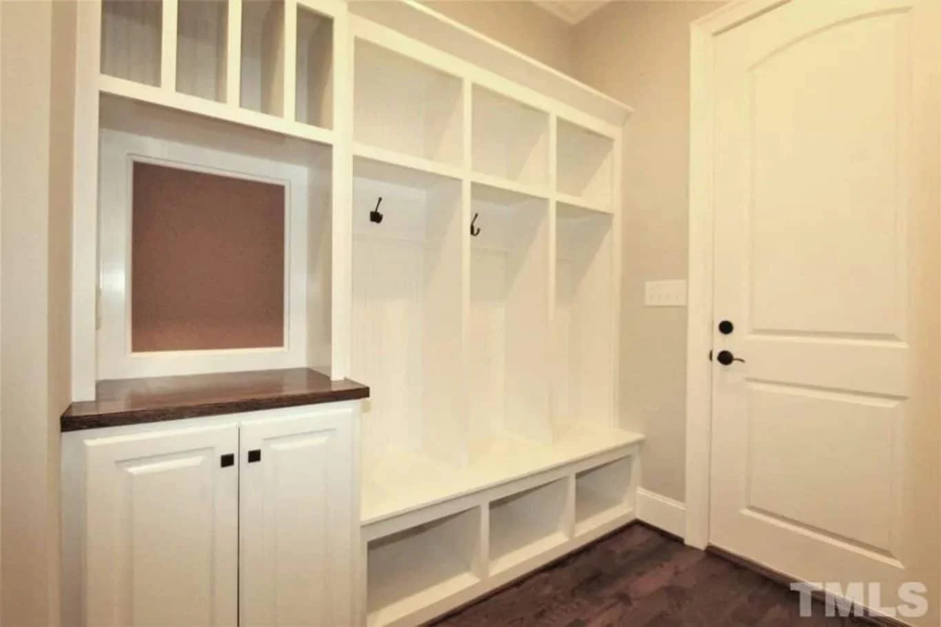 Modern house Floor Plan with 4 Bedrooms, CAD Designs & Features