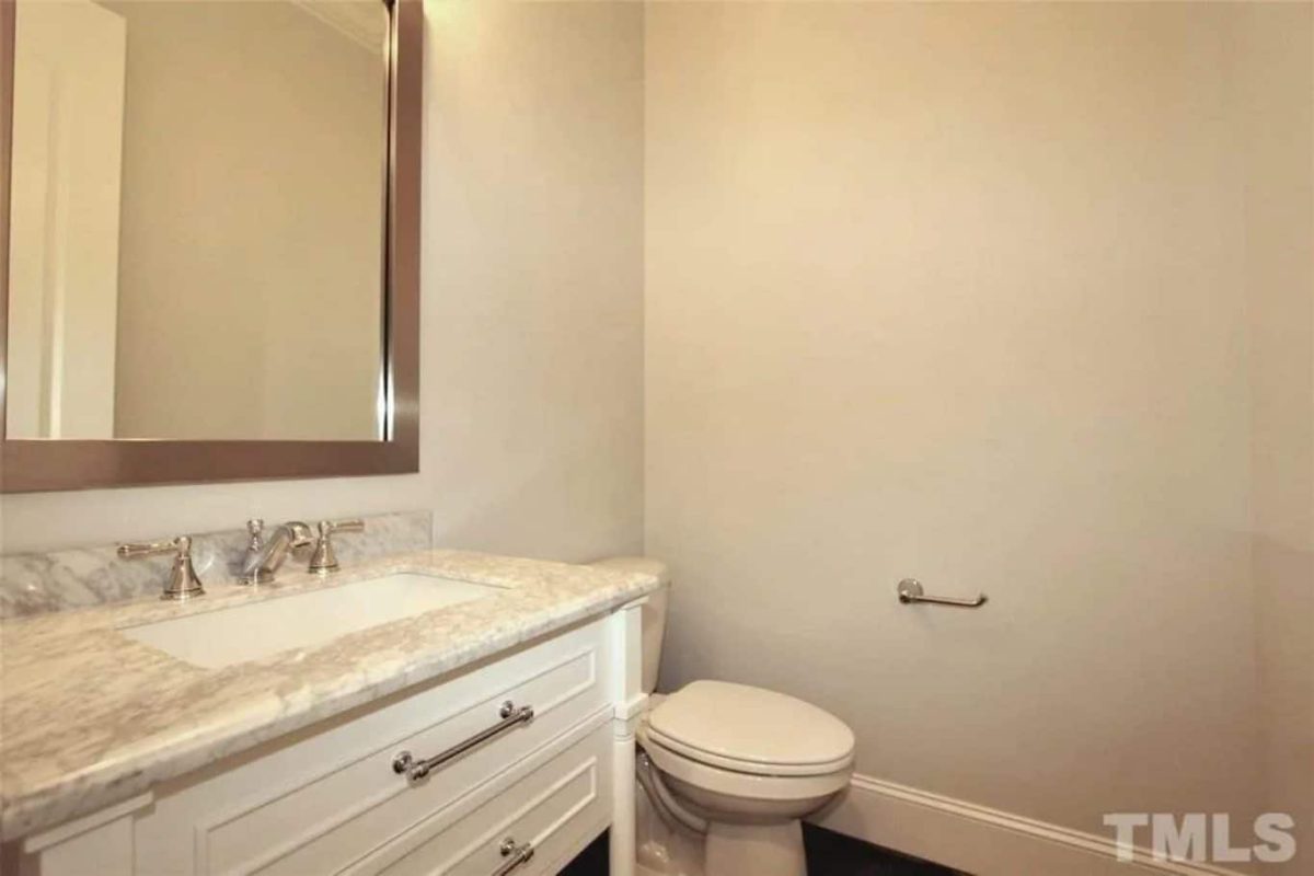 Modern house Floor Plan with 4 Bedrooms, CAD Designs & Features