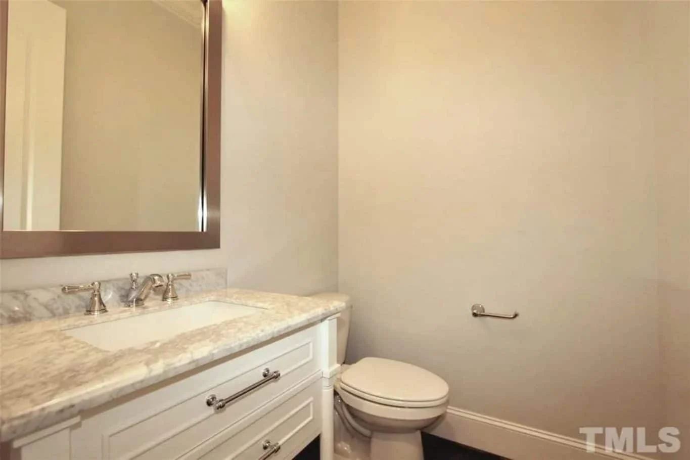 Modern house Floor Plan with 4 Bedrooms, CAD Designs & Features