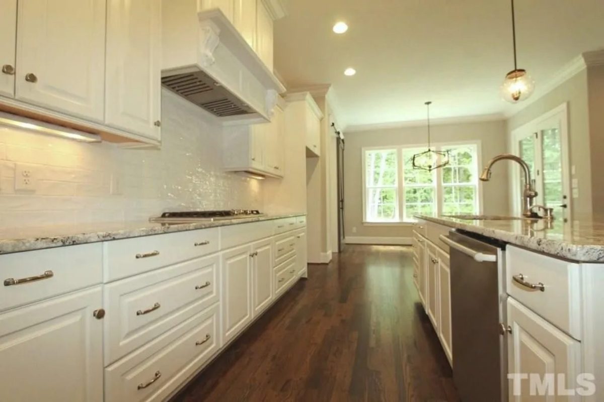 Modern house Floor Plan with 4 Bedrooms, CAD Designs & Features